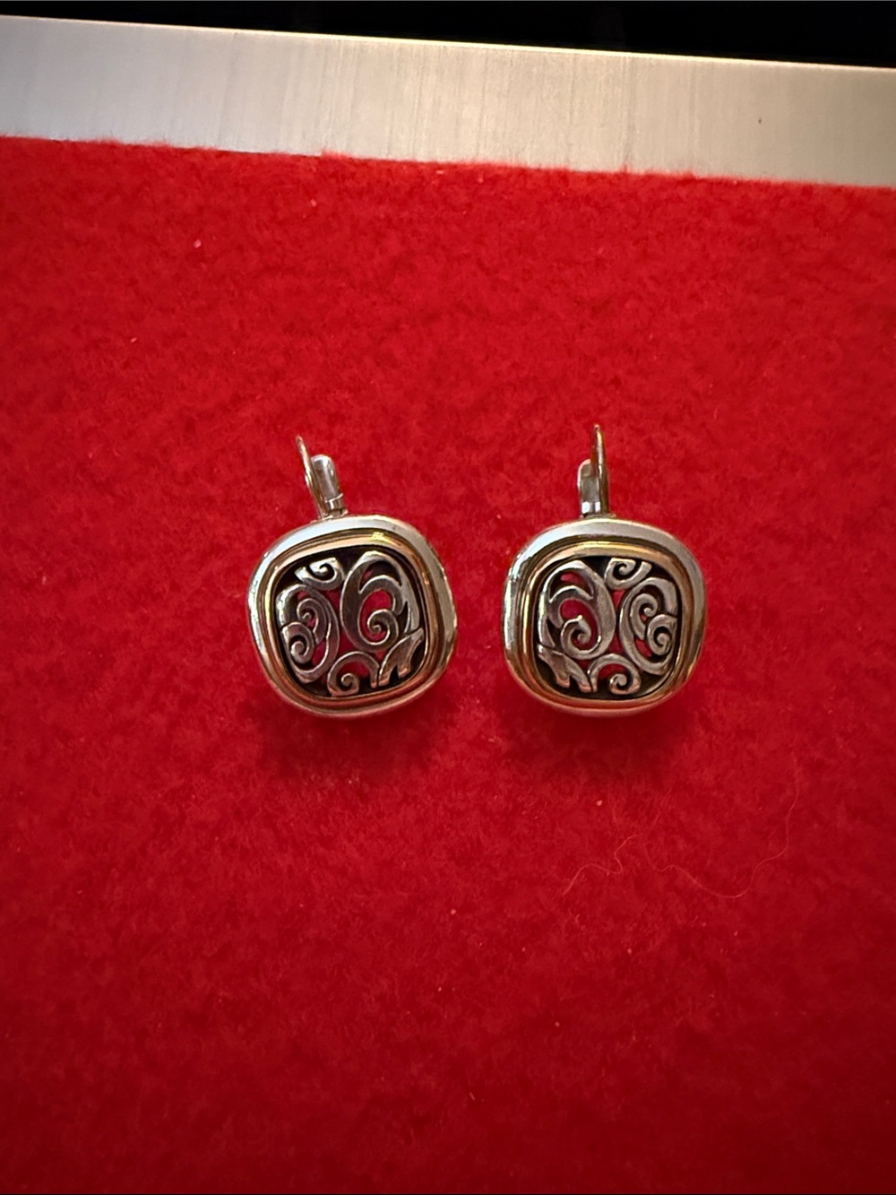 Brighton Spin Master JE4371 Two-Tone Leverback Earrin